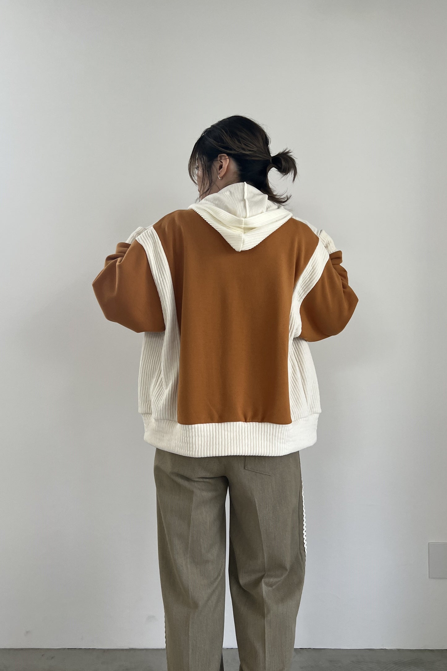 バイカラーハイネックブルゾン F3263