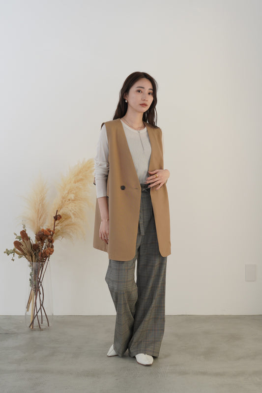 バックフリルパイピングジレ 15901