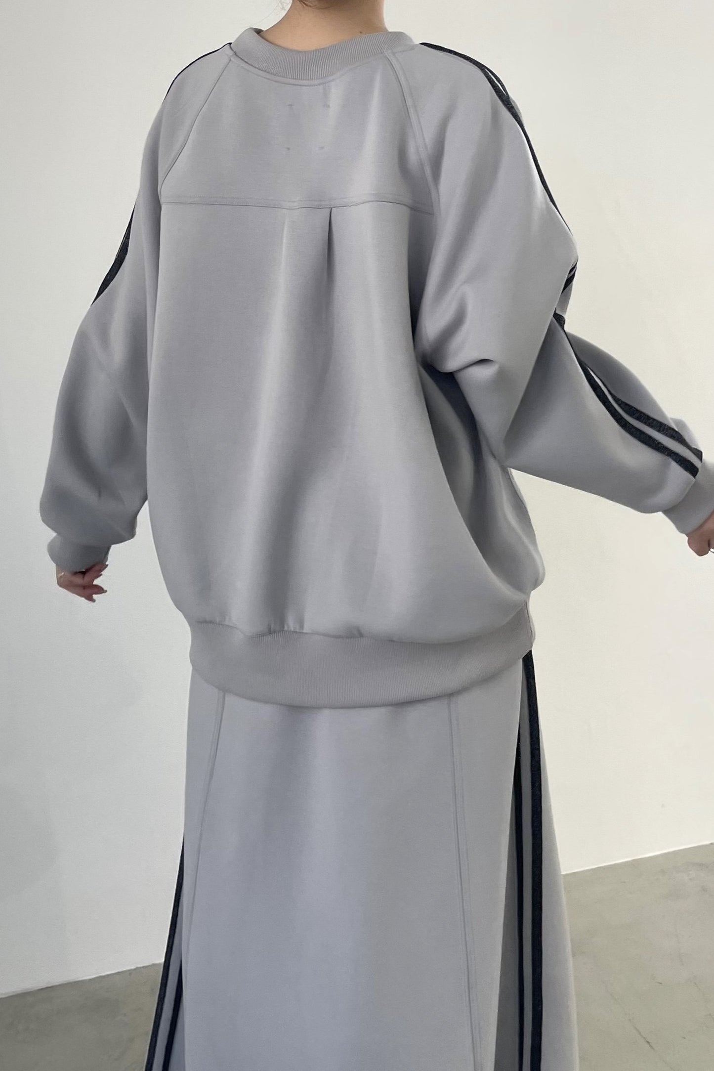 ラインスリーブボンディングプルオーバー F3256