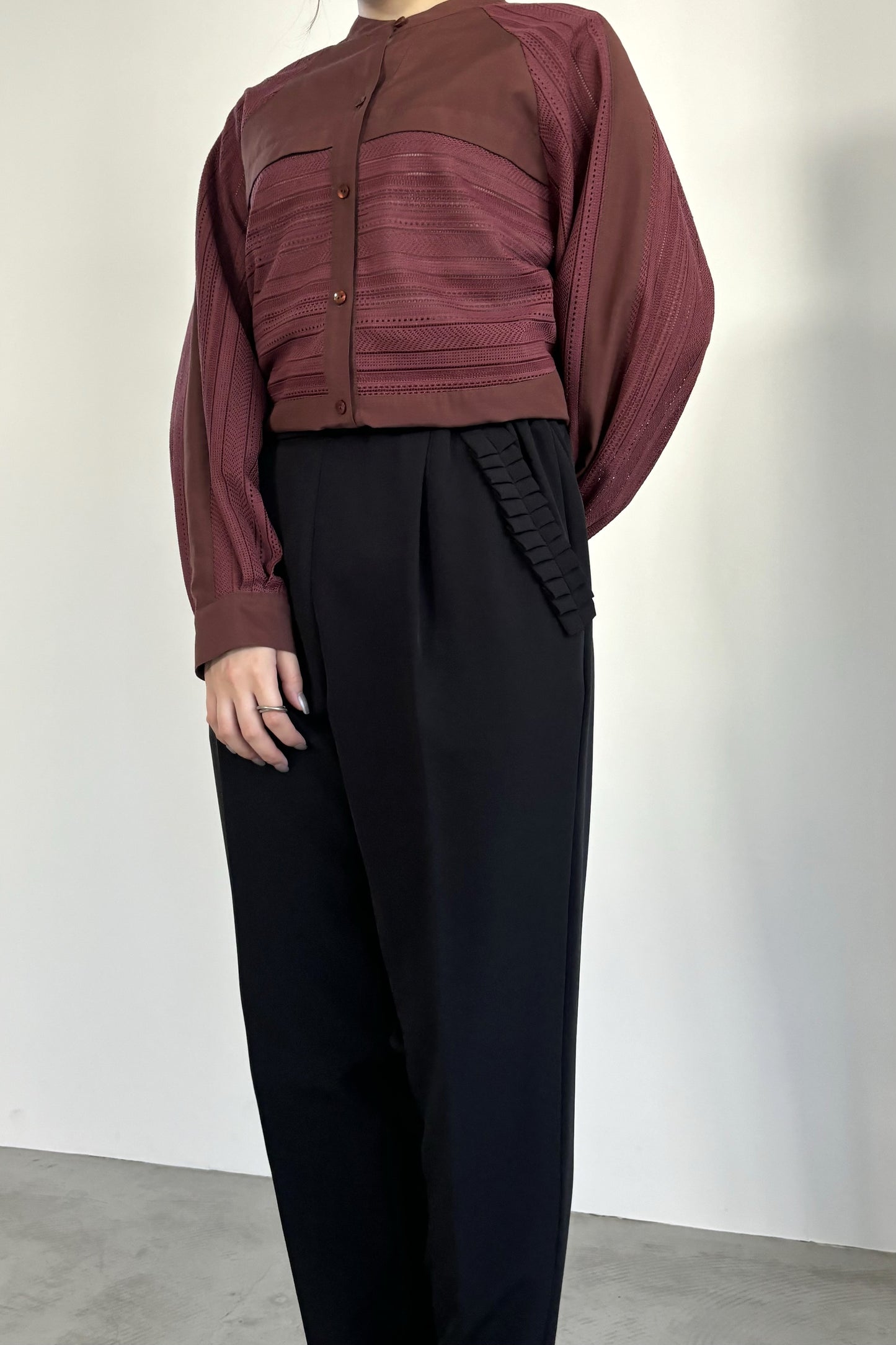 ストレッチテーパードパンツ 23083