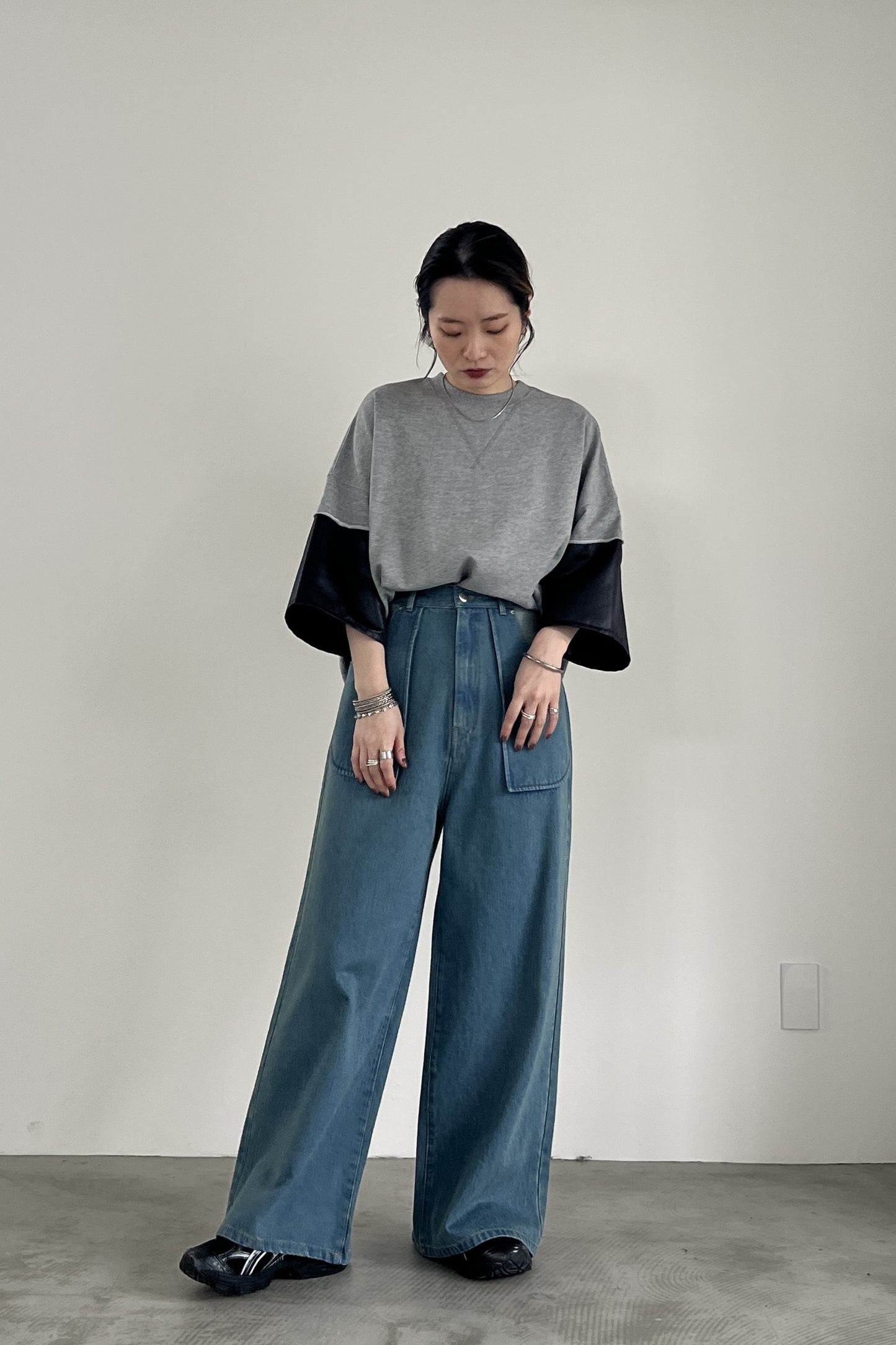 レザースリーブスウェットTシャツ F3250