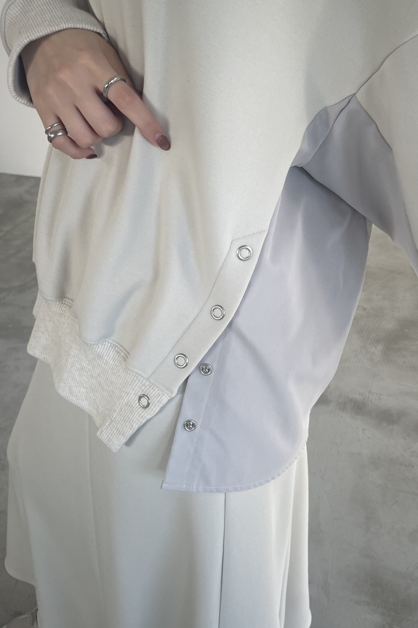 スリットデザインボンバーヒートプルオーバー 35446