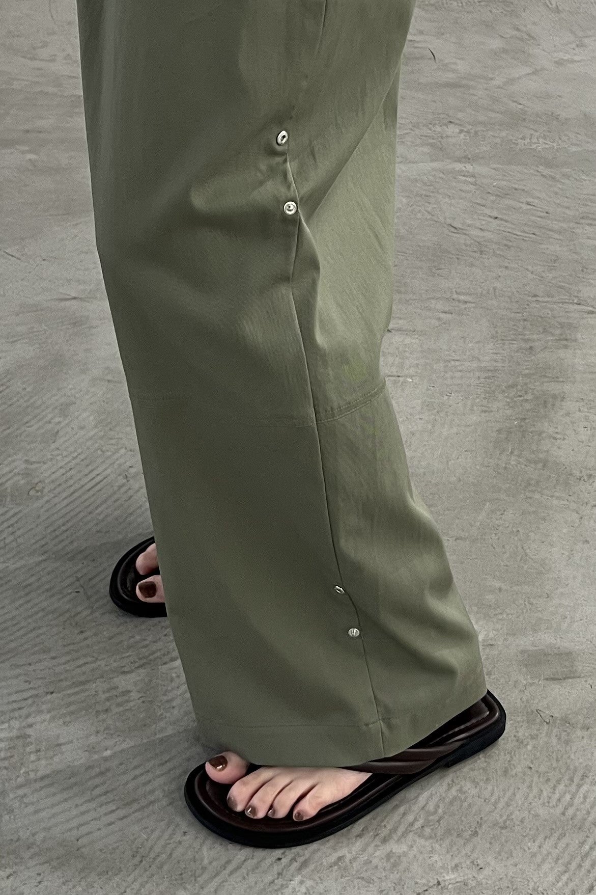 スナップボタンデザインカーゴパンツ　F2169