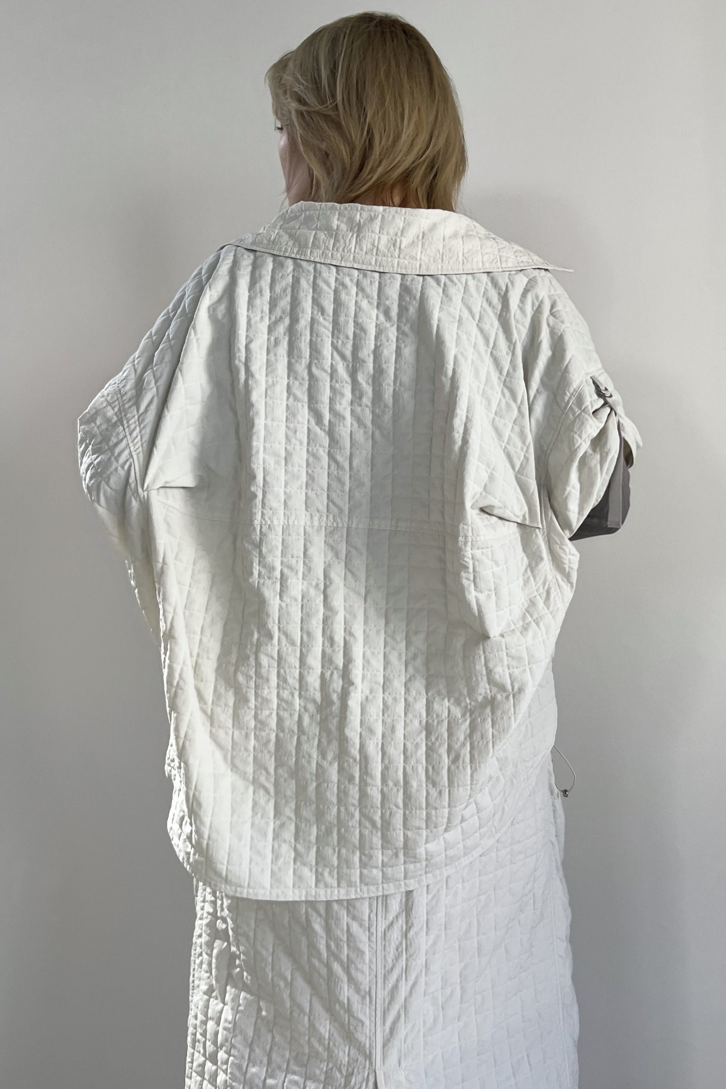 エンボスナイロンフレンチスリーブシャツ　F1168