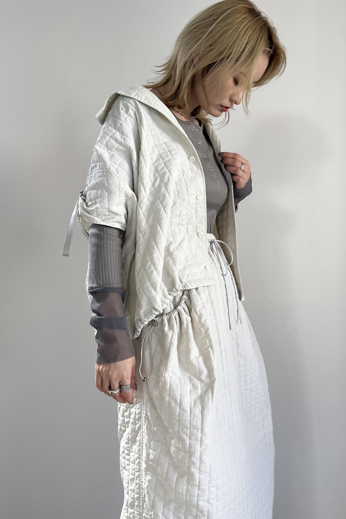 エンボスナイロンフレンチスリーブシャツ　F1168