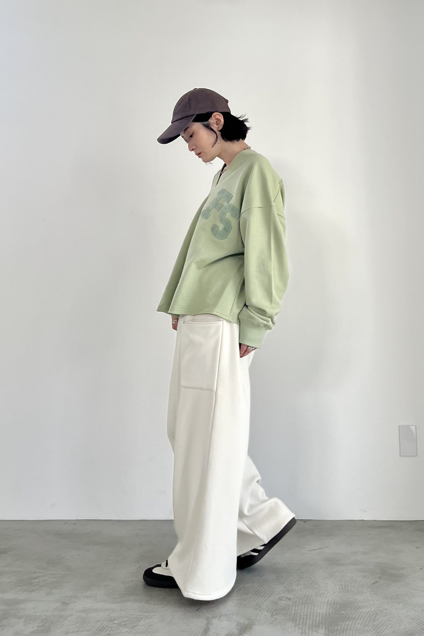 Vネック裏毛プルオーバー　F3296