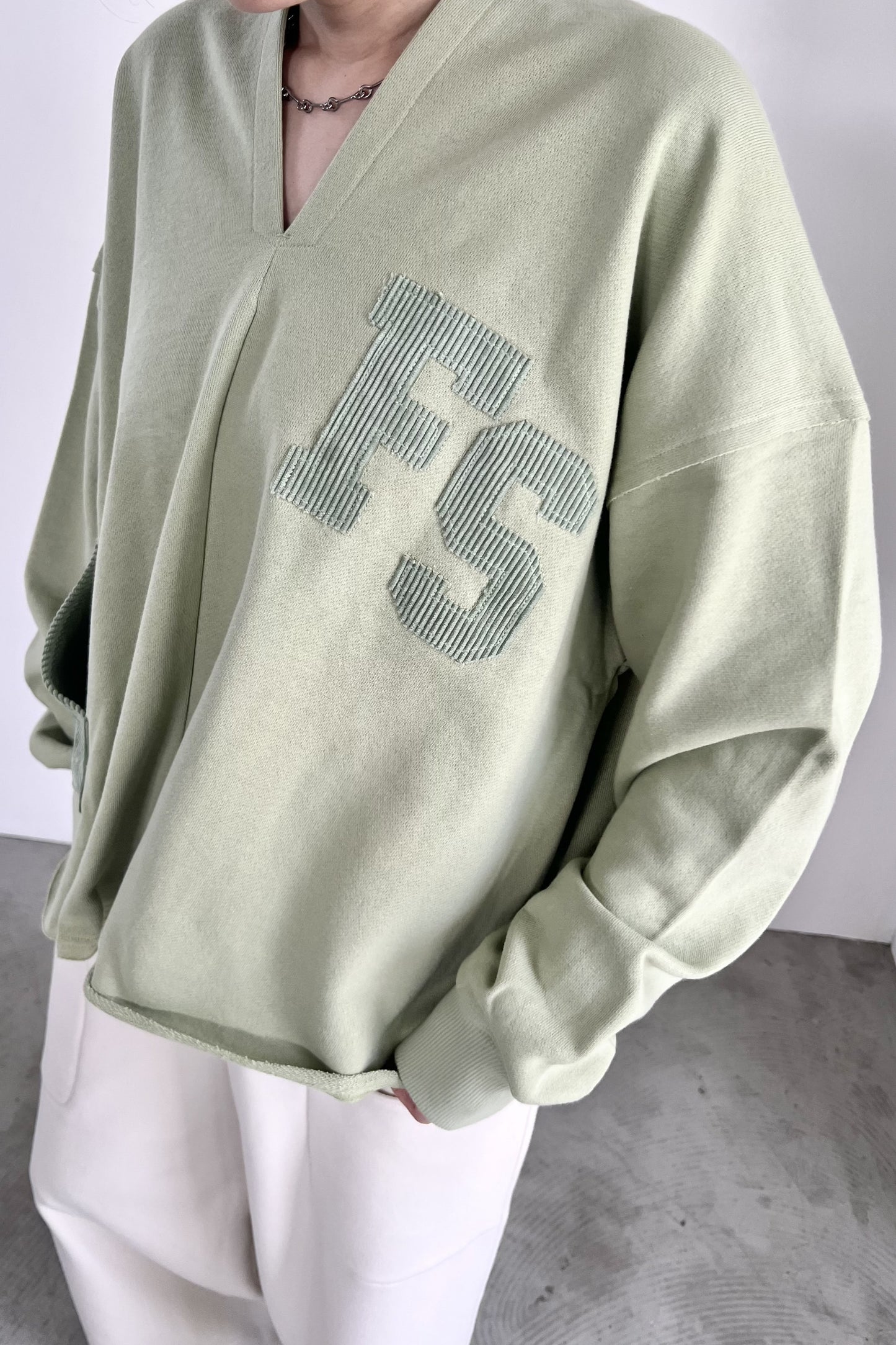 Vネック裏毛プルオーバー　F3296