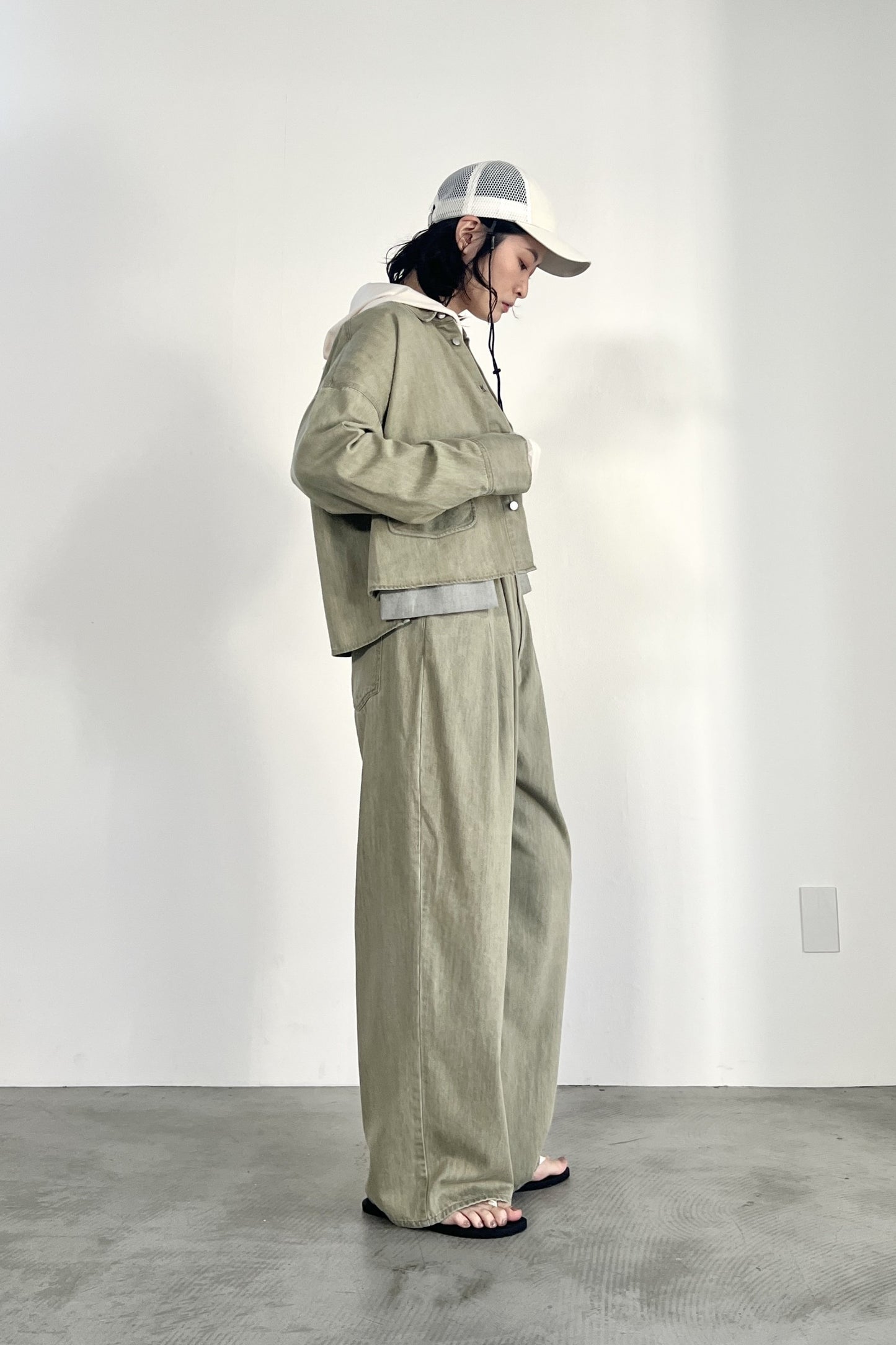 ポケットデザインクロップドシャツ　F1205