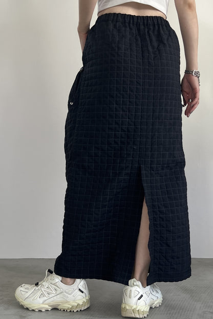 エンボスナイロンコクーンスカート　F2129