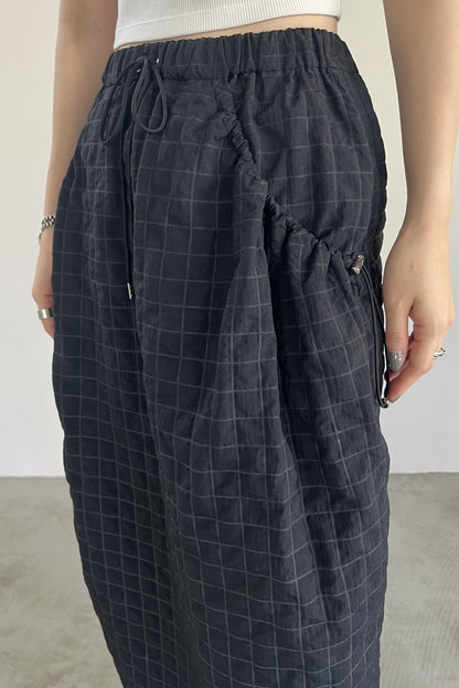 エンボスナイロンコクーンスカート　F2129