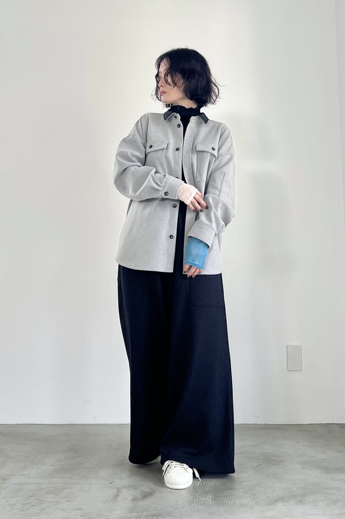 ボンバーヒートワイドパンツ　F2162