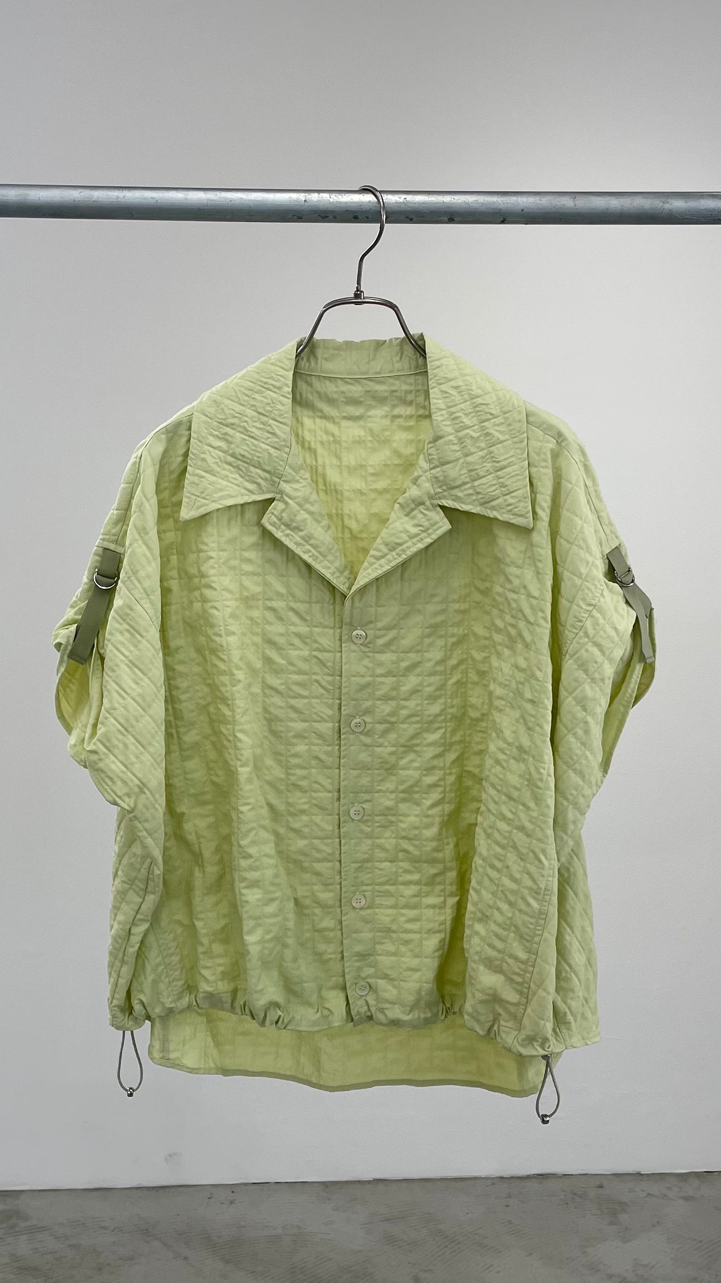 エンボスナイロンフレンチスリーブシャツ　F1168