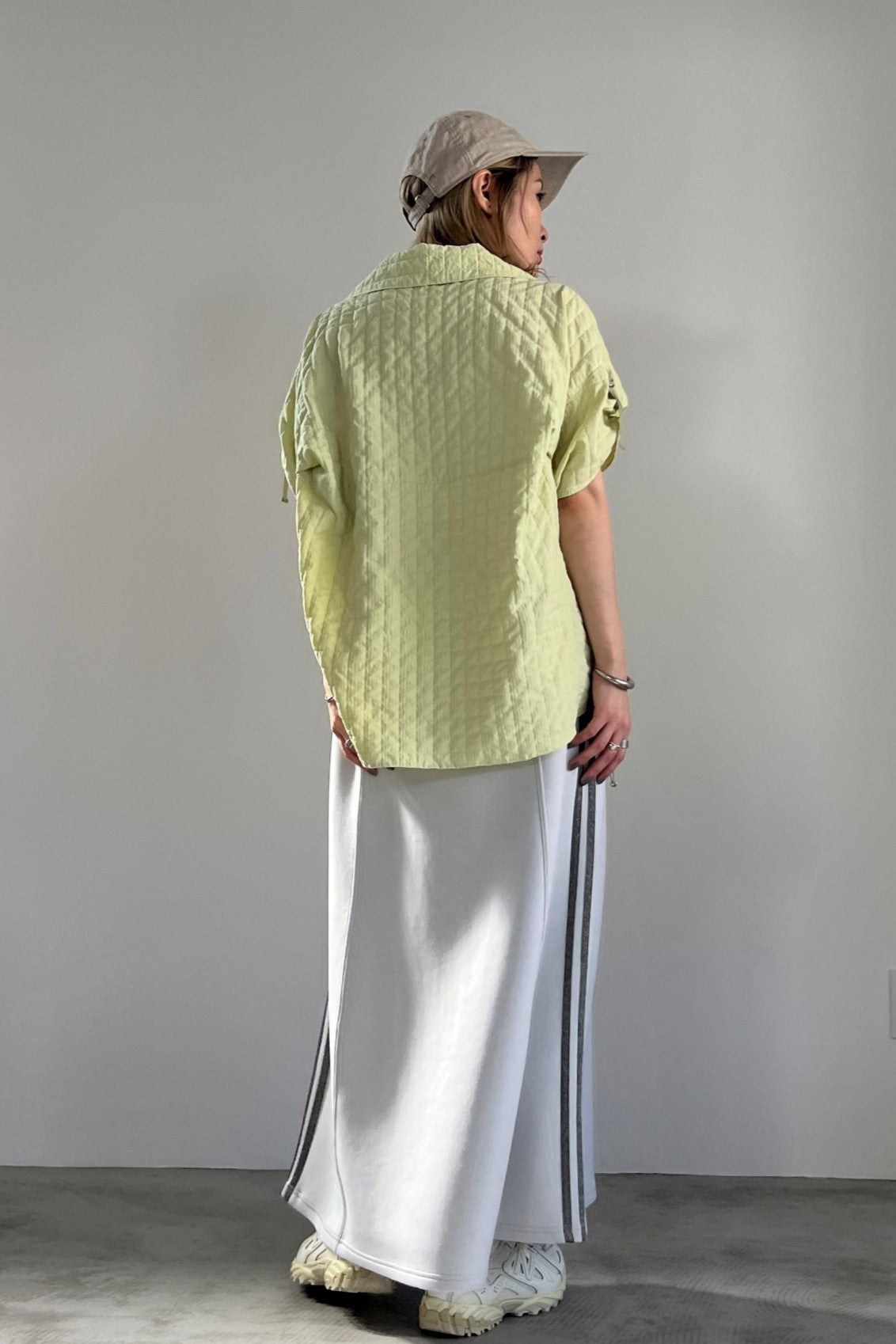 エンボスナイロンフレンチスリーブシャツ　F1168