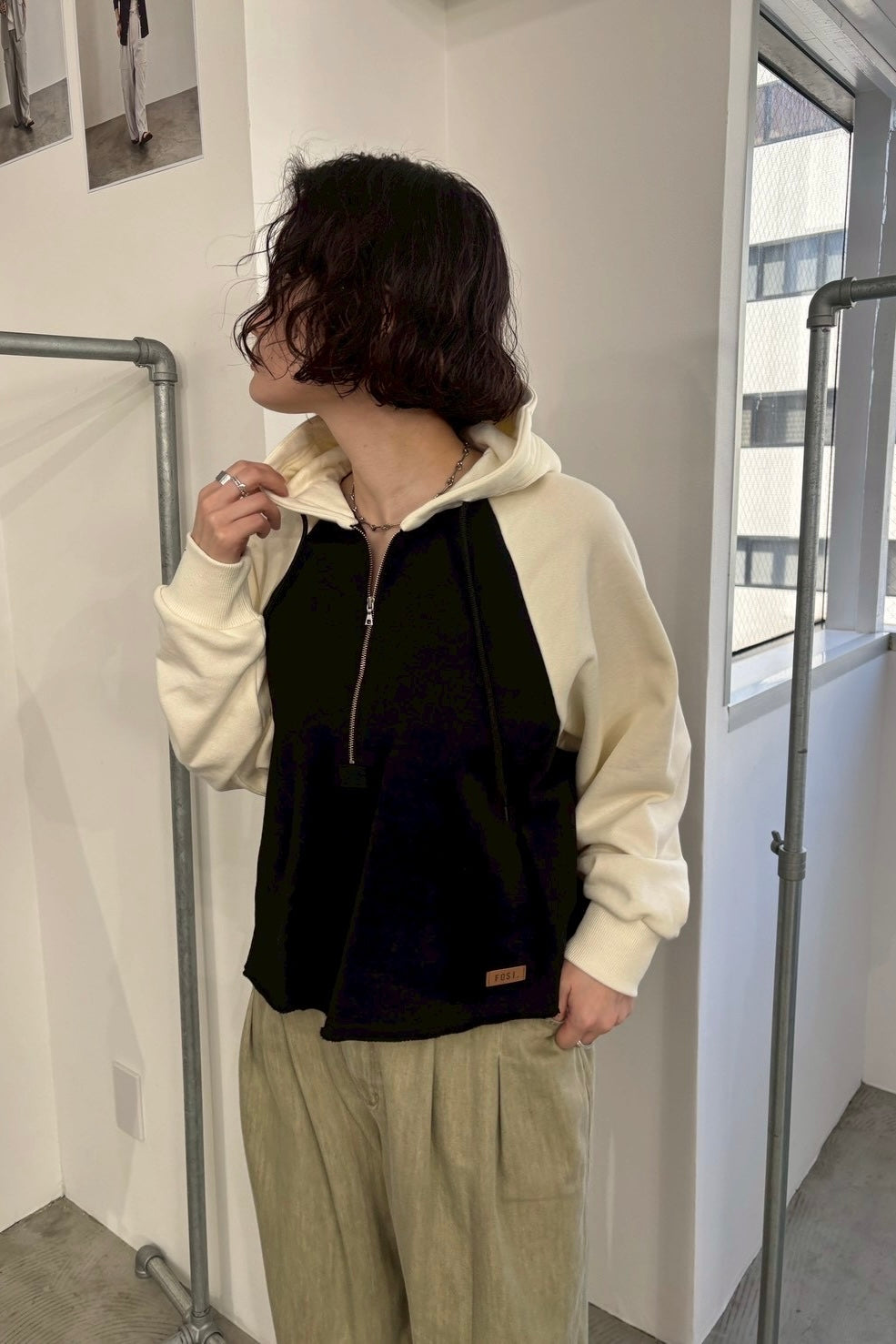 バイカラーハーフジップフーディー　F3300