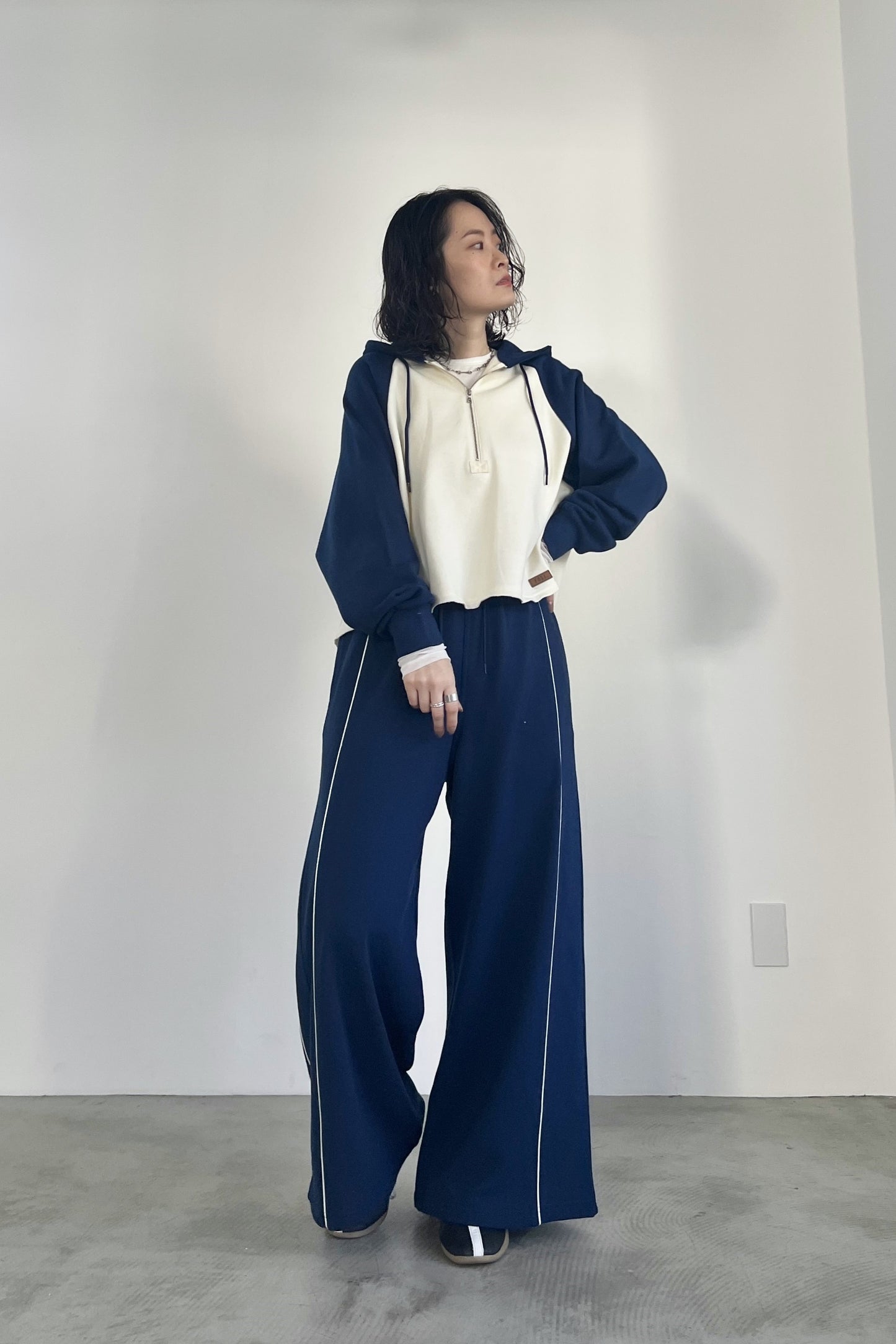 バイカラーハーフジップフーディー　F3300