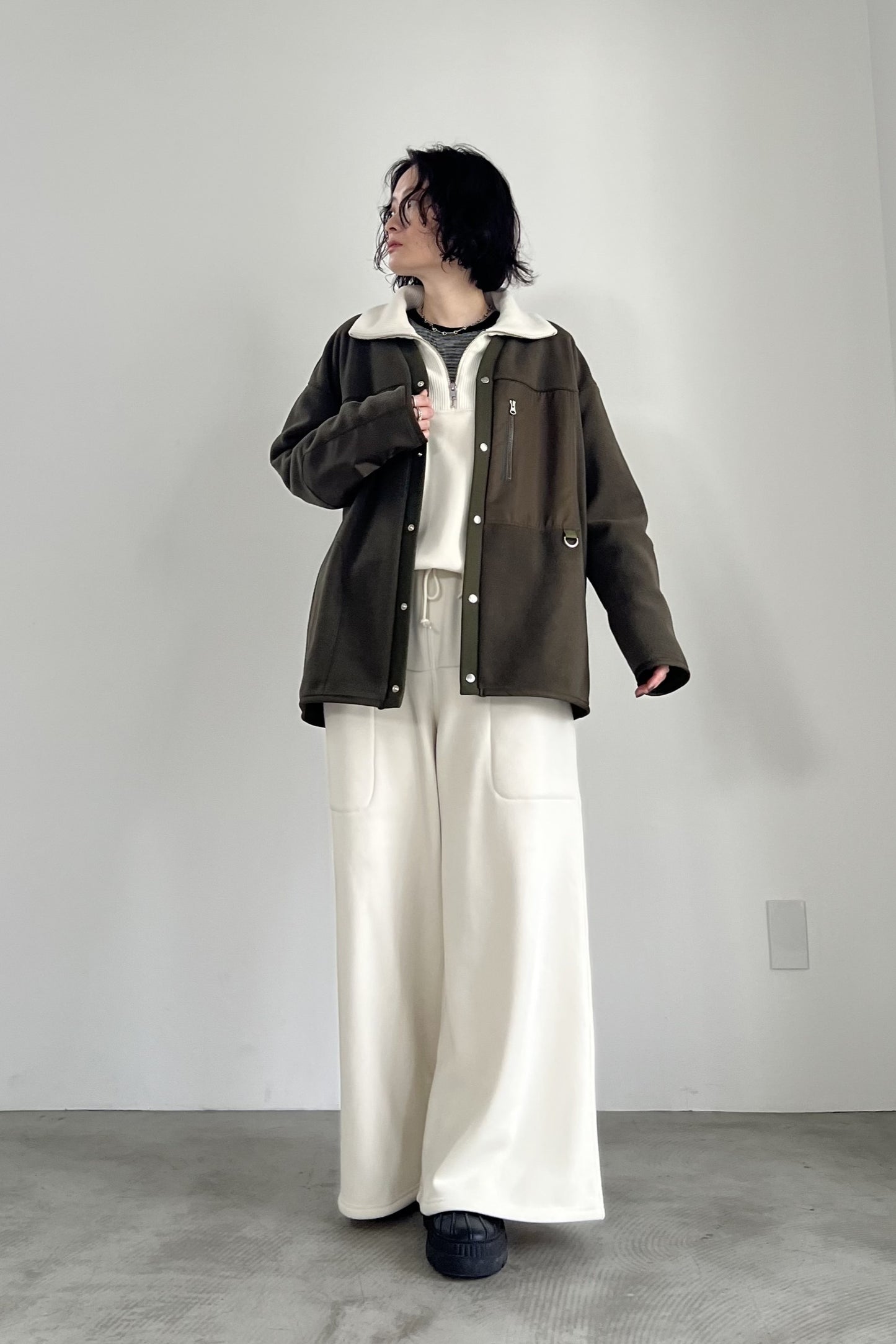 ボンバーヒートワイドパンツ　F2162