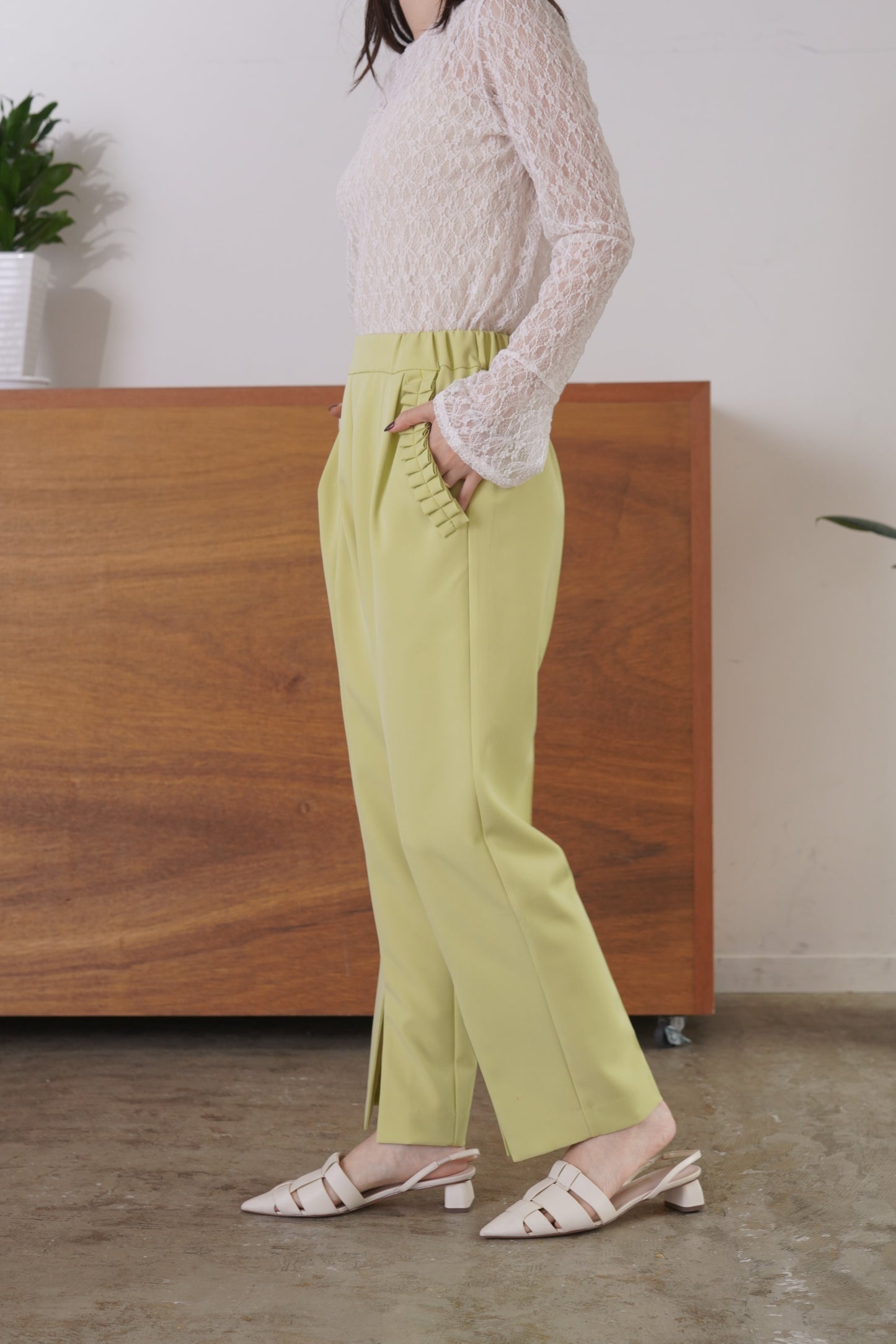 ポケットフリルテーパードPT　23188