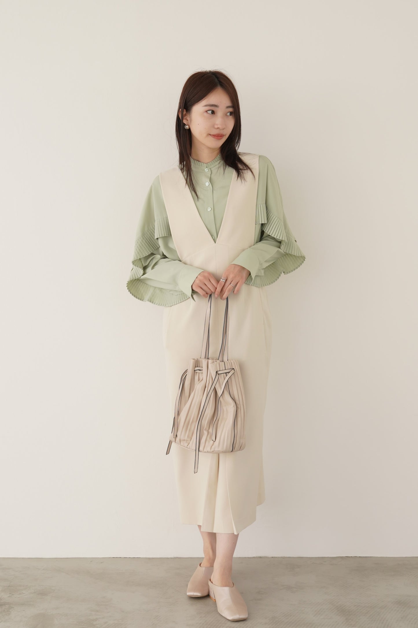 タックプリーツデザインブラウス　15727