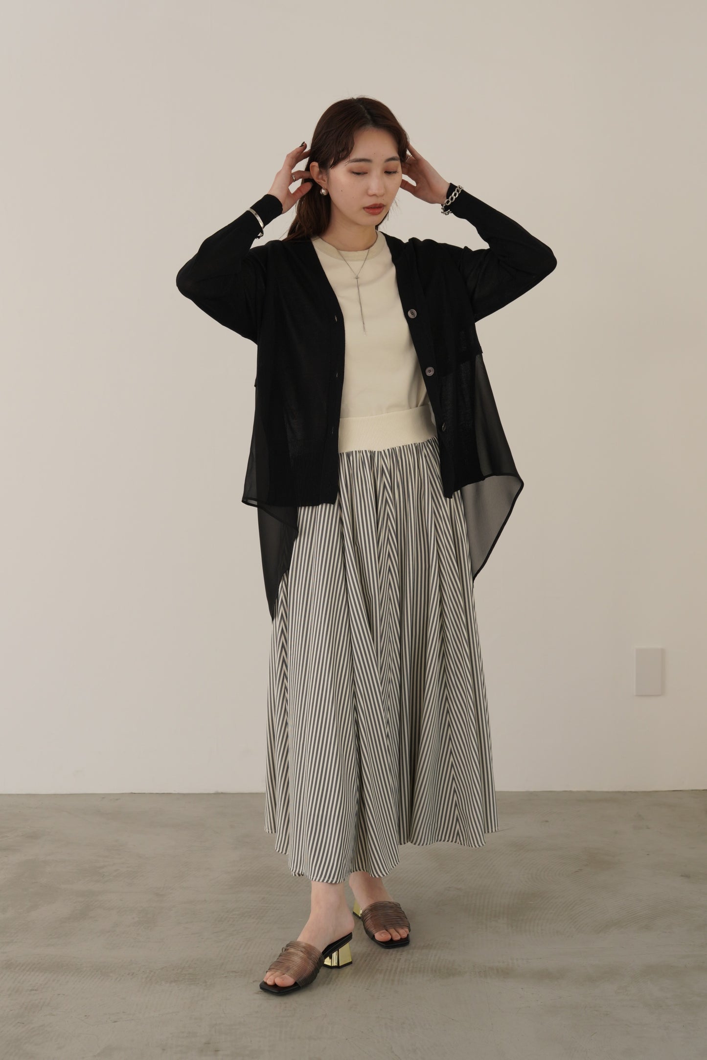 セミロングシフォンカーディガン　35500