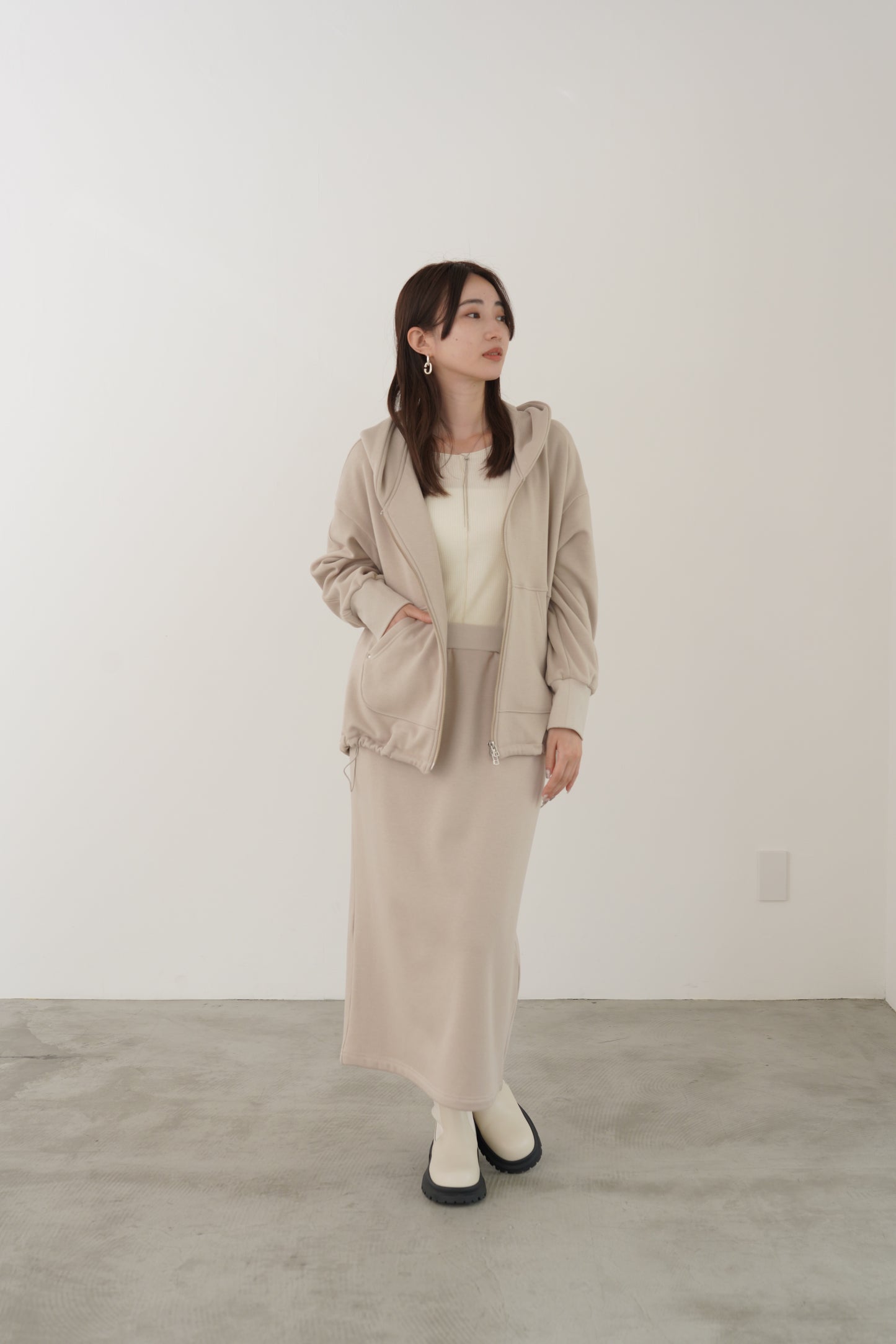 ダフィームートンタイトスカート　23168