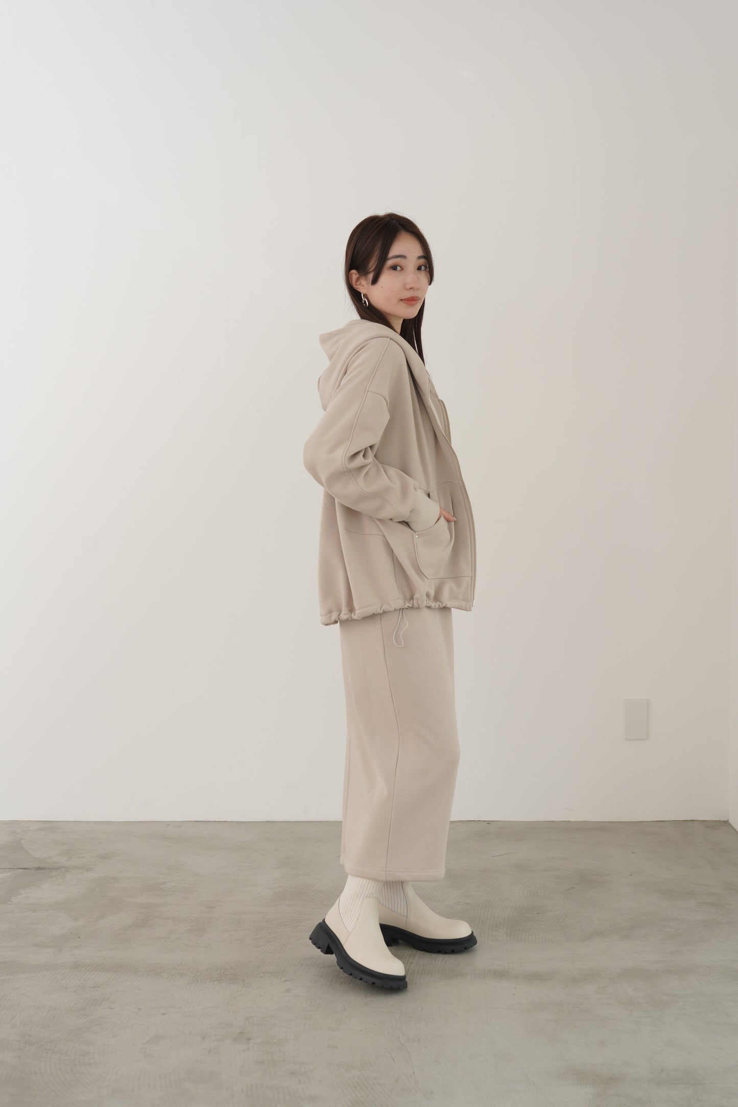 ダフィームートンタイトスカート　23168