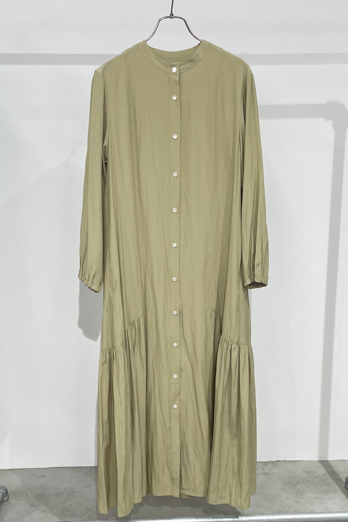 ギャザーフレアシャツワンピース　15731