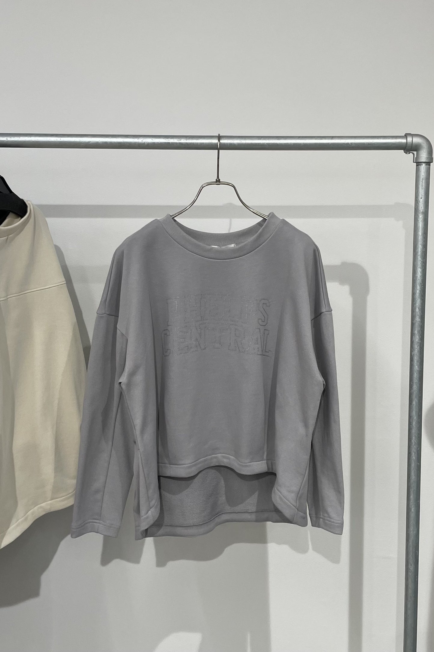 コクーンシルエットロゴスウェット　35345