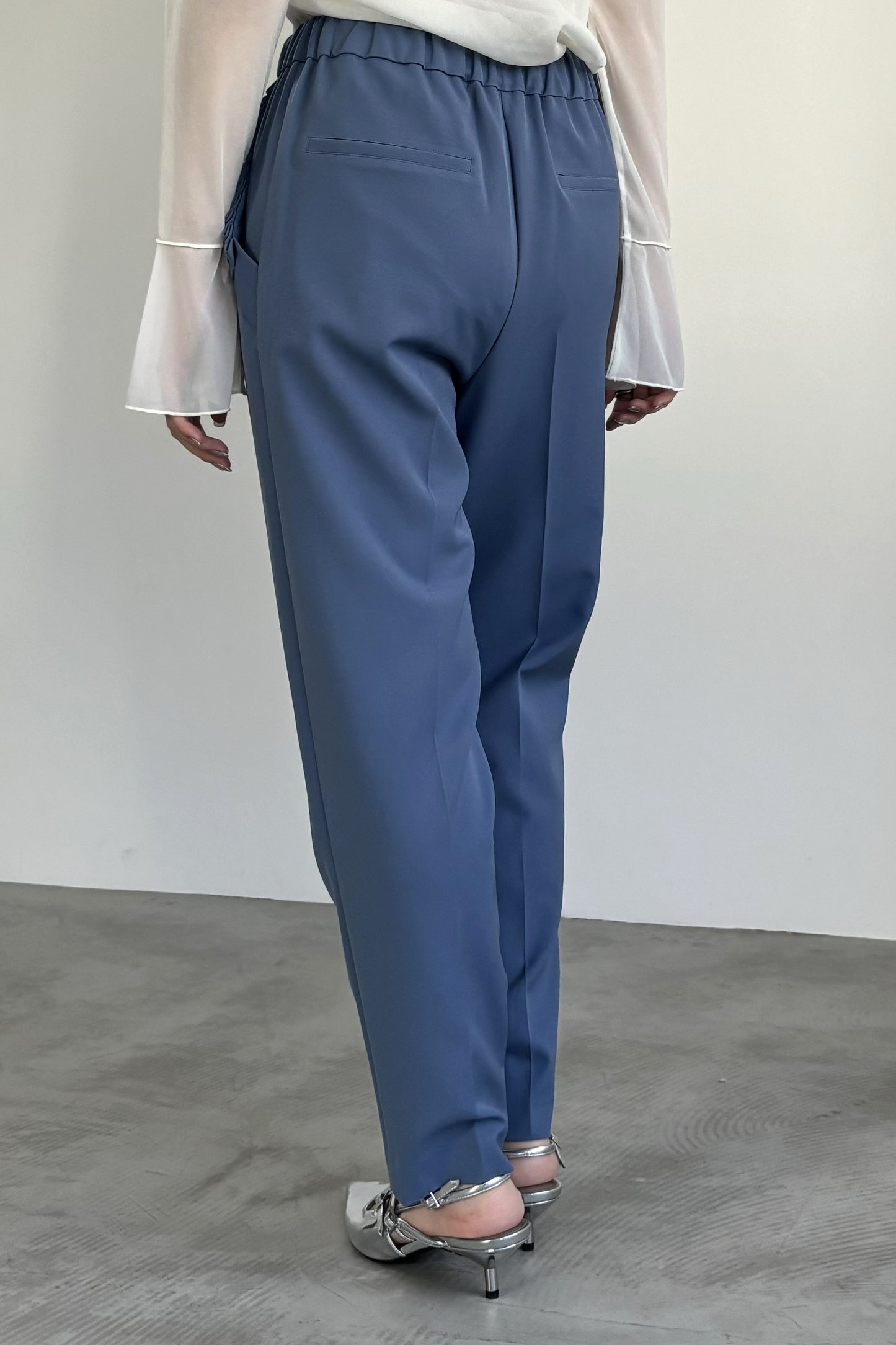 ストレッチテーパードパンツ　23083