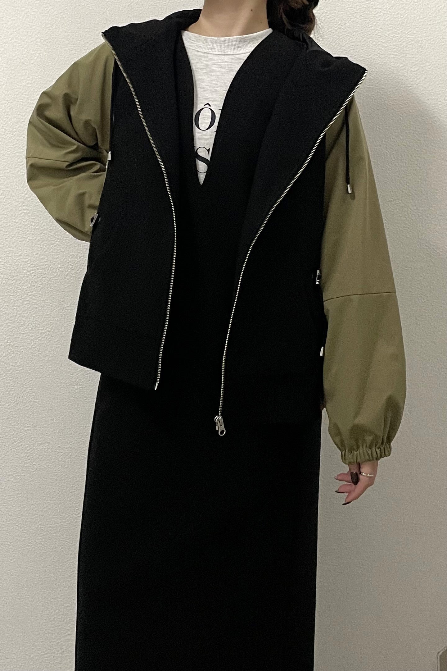 バイカラーフード付ブルゾン　15820