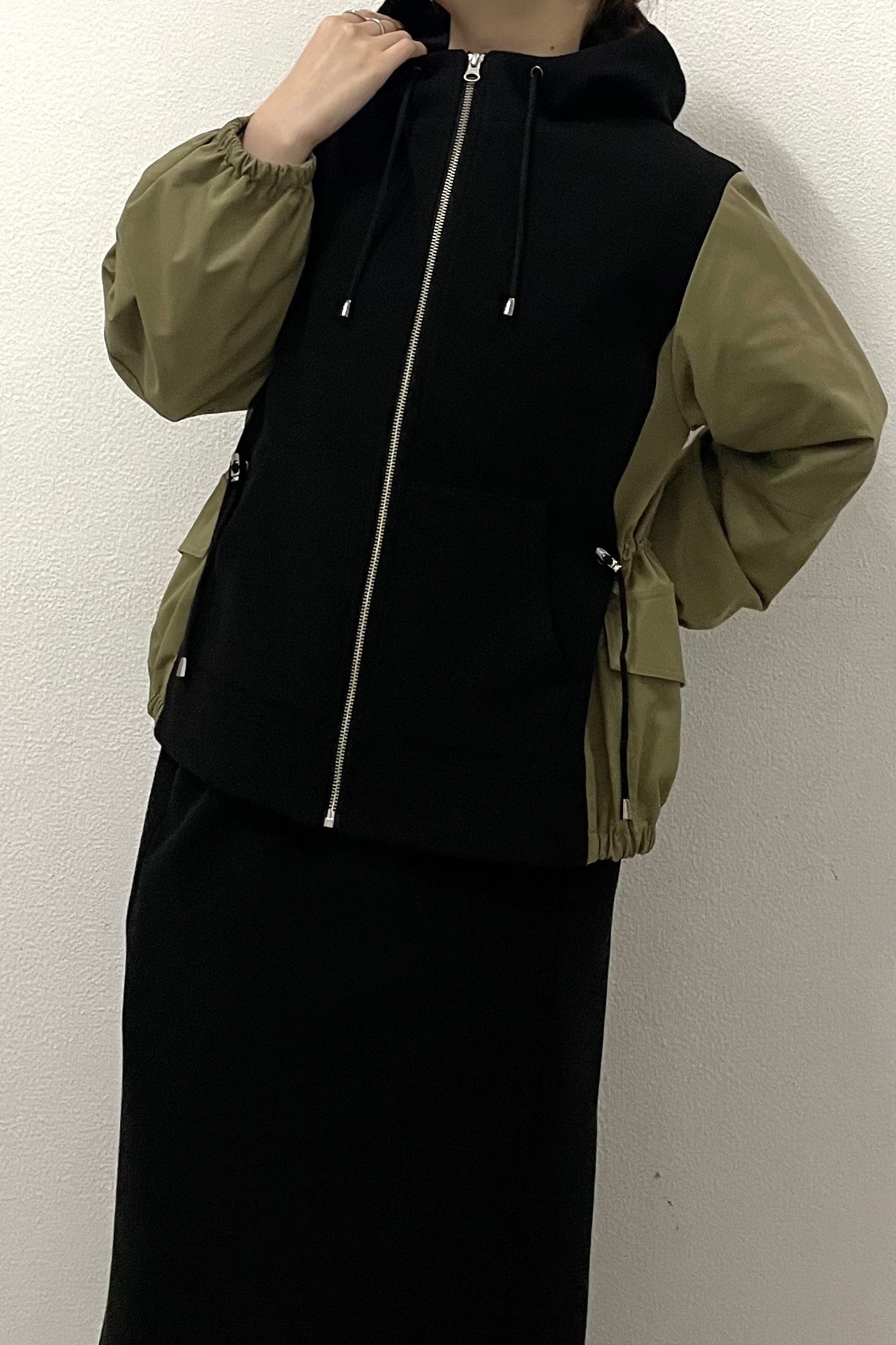 バイカラーフード付ブルゾン　15820