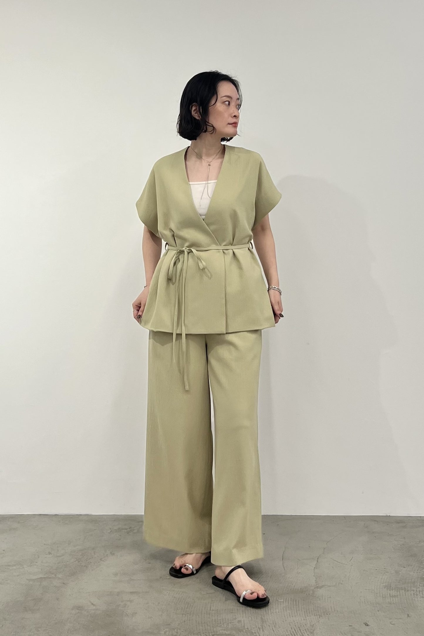 T/R麻調ノーカラージレ　M10010