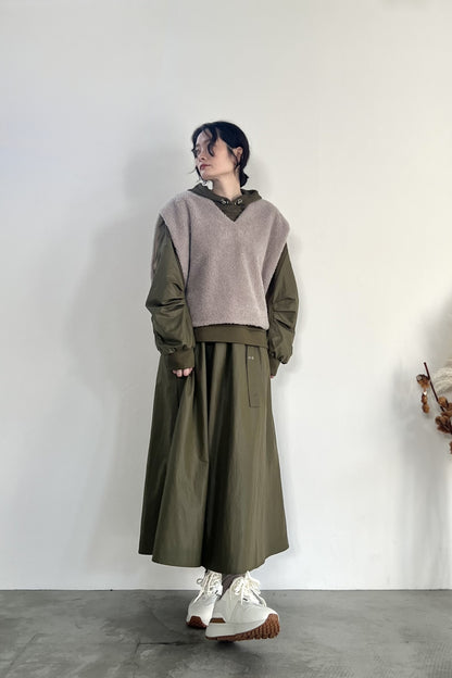 Vネックボアベスト　M10000