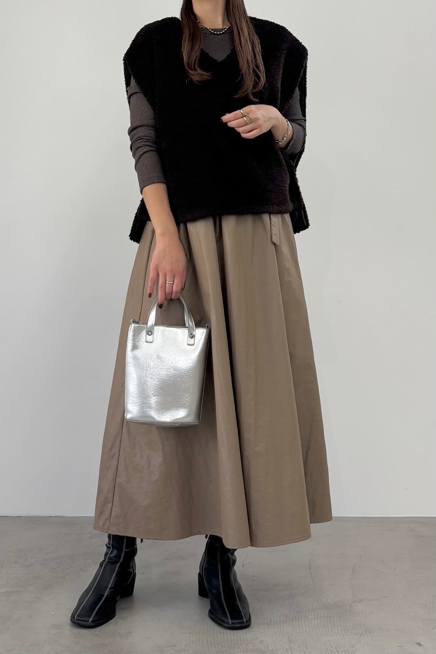 Vネックボアベスト　M10000