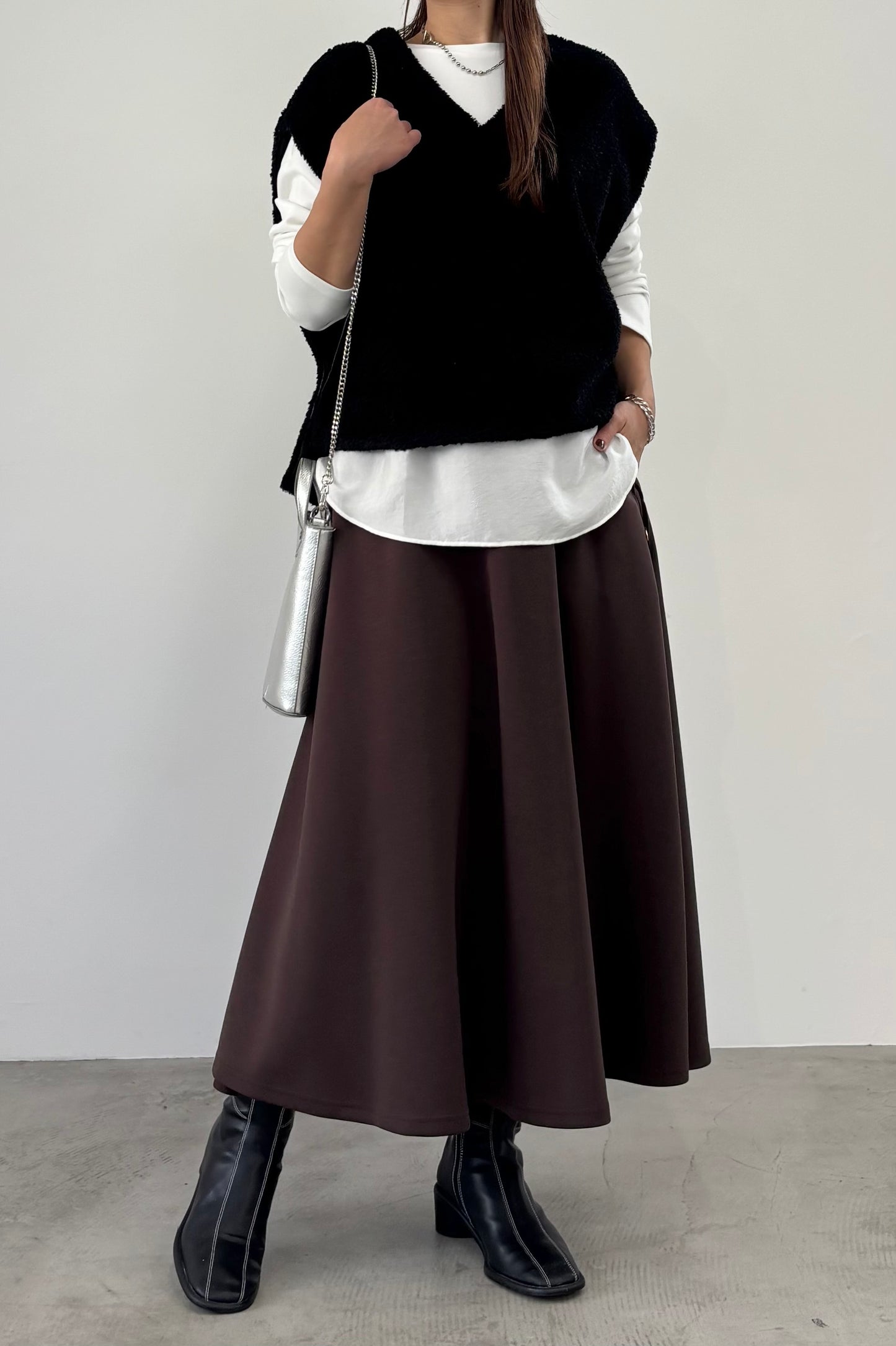 Vネックボアベスト　M10000