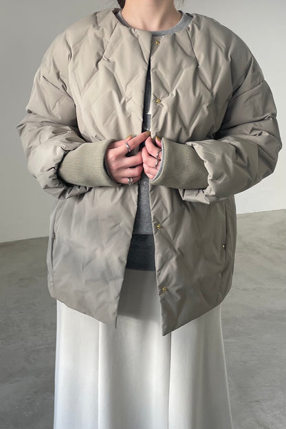 シームレスダウンジャケット　15825